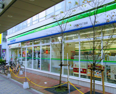 コンビニ　ファミリーマート 江東亀戸五丁目店（コンビニ）まで244m