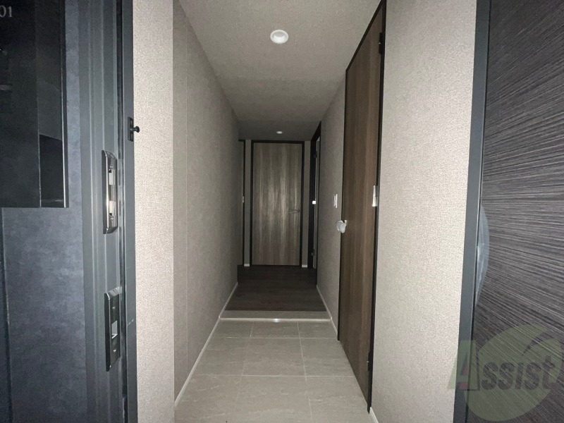 玄関　玄関です。ご覧の通り広々としていますね。