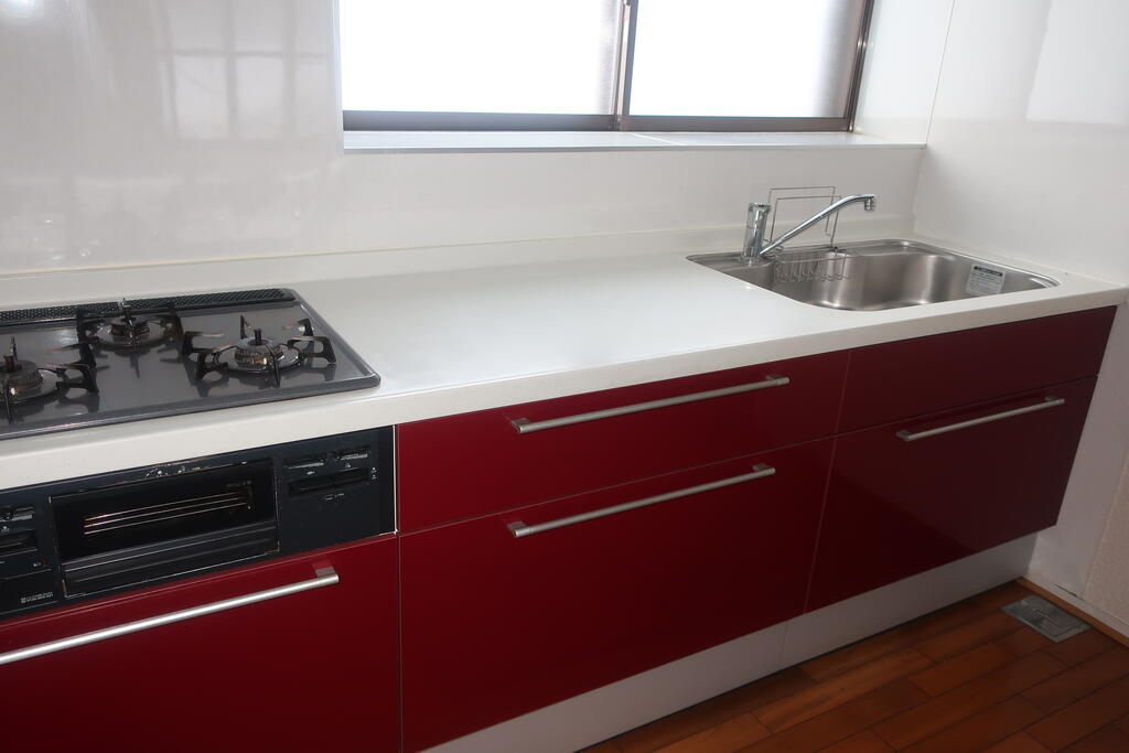 キッチン　キッチン新品3口コンロ付き