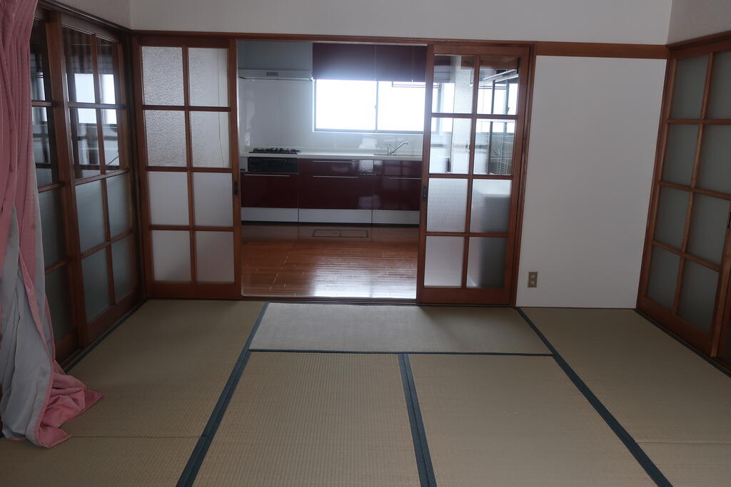 居室・リビング　和室10畳