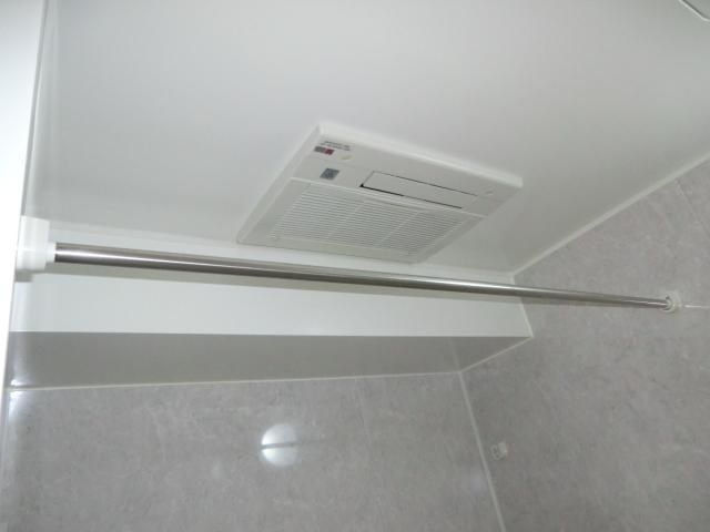 その他設備　浴室乾燥機付き