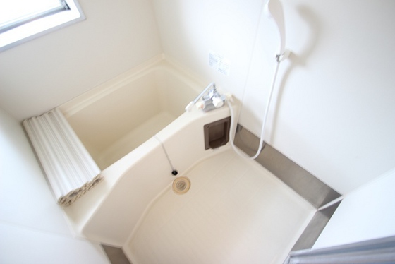 バス・シャワールーム　※別部屋の写真です