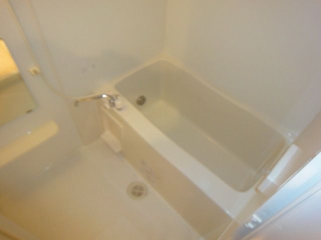 バス・シャワールーム　追焚き機能付き浴室