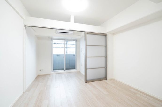 居室・リビング　☆明るい洋室☆