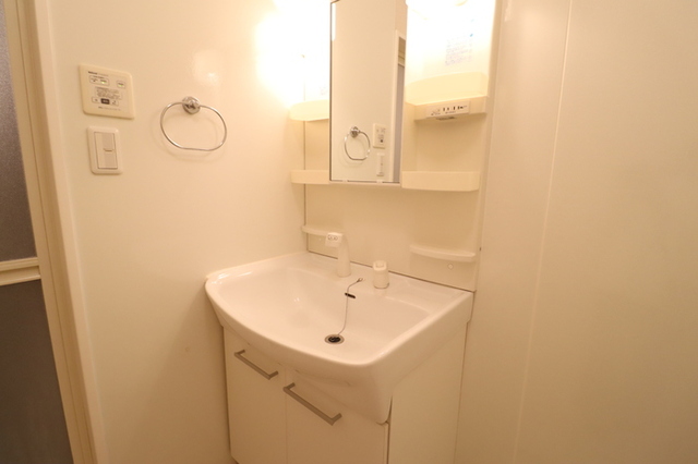 洗面設備　洗髪洗面化粧台