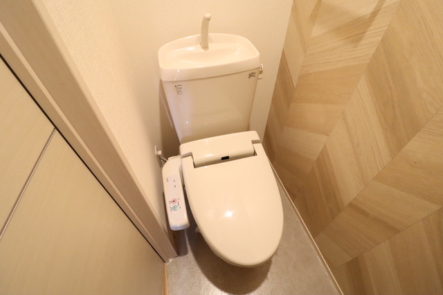 トイレ　温水洗浄暖房便座