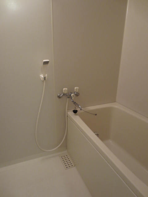 バス・シャワールーム　追焚き給湯付いてます！