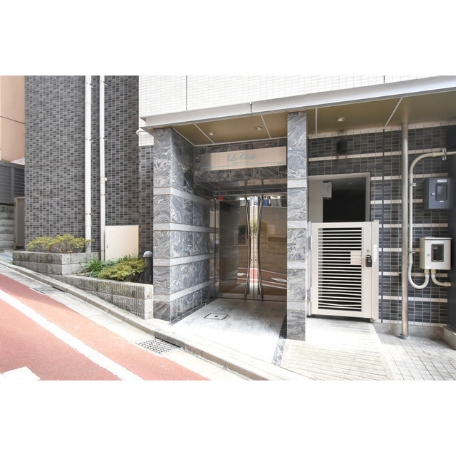 エントランス　建物の内部です