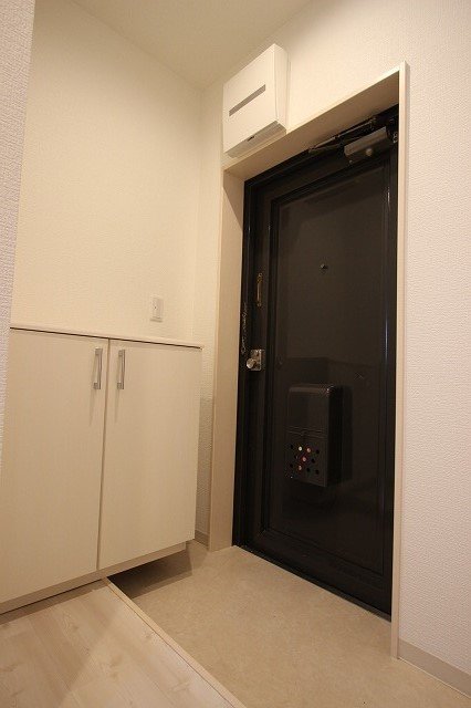 玄関　同物件別号室のものです。
