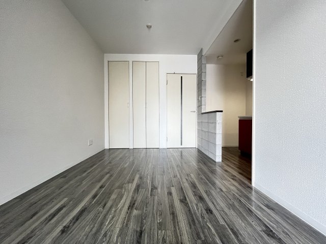 居室・リビング　こちらの居間で趣味の時間をお楽しみください