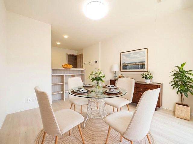 居室・リビング　CGで家具等を配置したもので家具等は含まれません