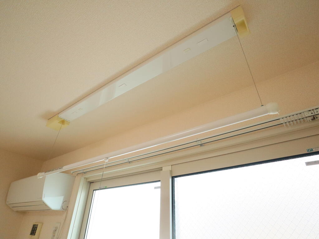その他設備　室内物干し