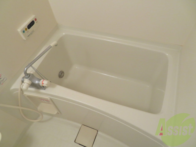 バス・シャワールーム　追い炊き機能が付いておりいつでも温かいお風呂に入れます。