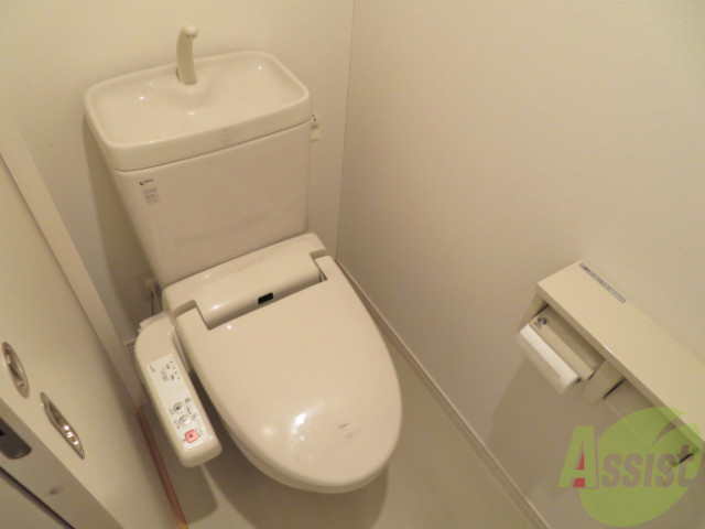 トイレ　各機能付きのトイレです。安心してお使いいただけます。
