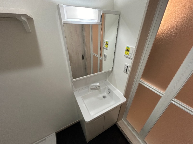 洗面設備　同仕様