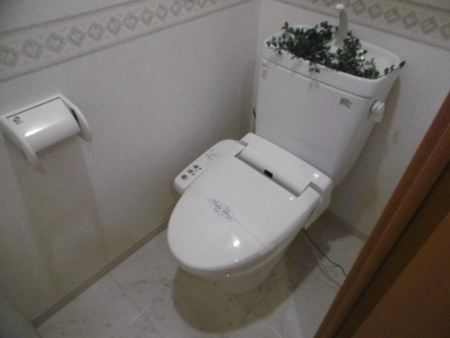 トイレ　落ち着いたトイレです（同物件別室の写真です）