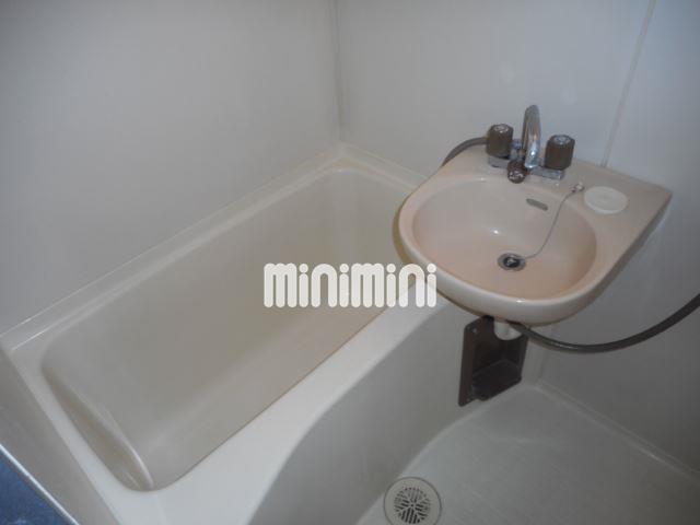 バス・シャワールーム　１日の疲れも取れますね。