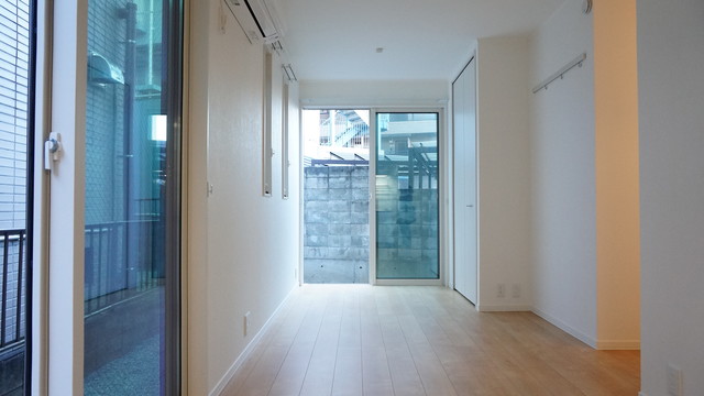 居室・リビング　人気の南向きなので暖かな日差しが入りますね♪