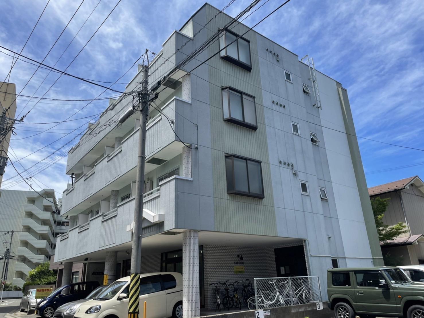 建物外観　けやき通りから一本裏通りに入ったマンションです