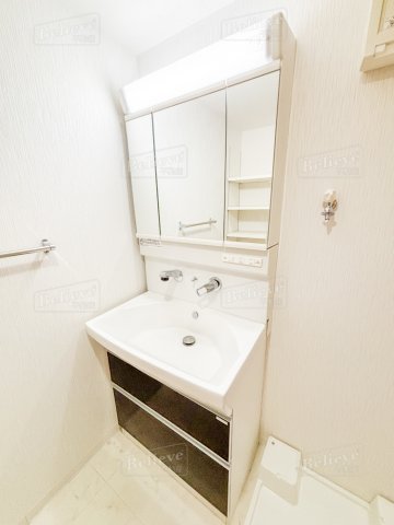 洗面設備　綺麗で明るい洗面所です☆