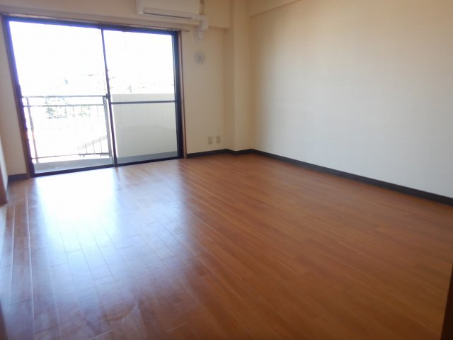 居室・リビング　別号室参考写真