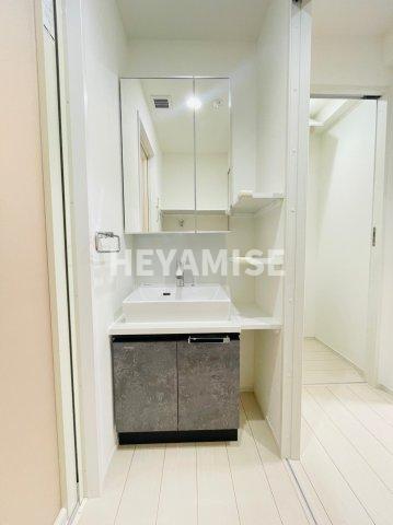 洗面設備　※同間取りの別の階のお部屋の画像です※現況を優先します