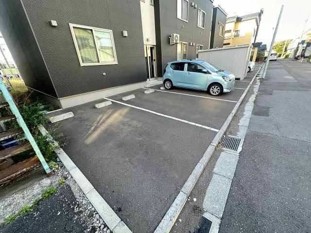 駐車場　駐車場
