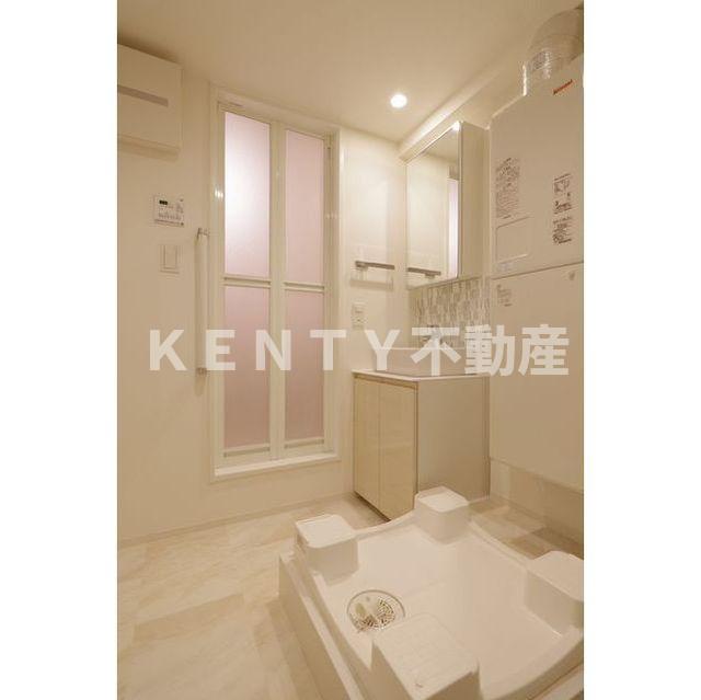 洗面設備　スペースが確保できる洗面所です