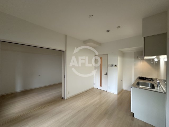 居室・リビング　カルムレトリア西梅田　リビング