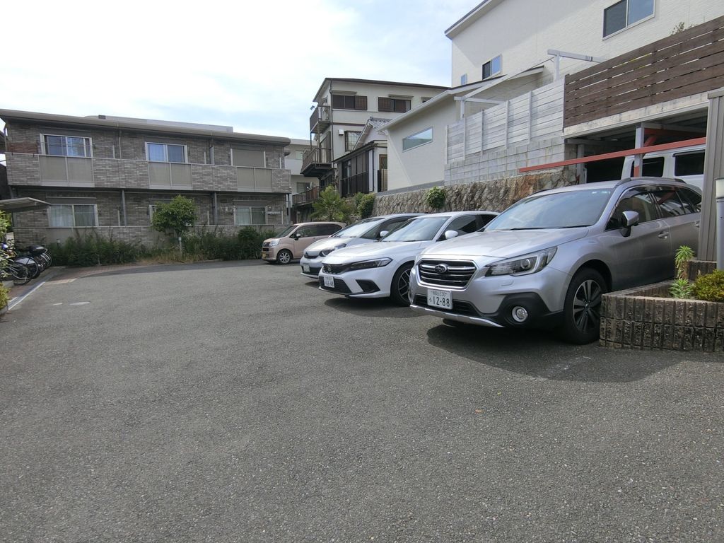 駐車場　駐車場