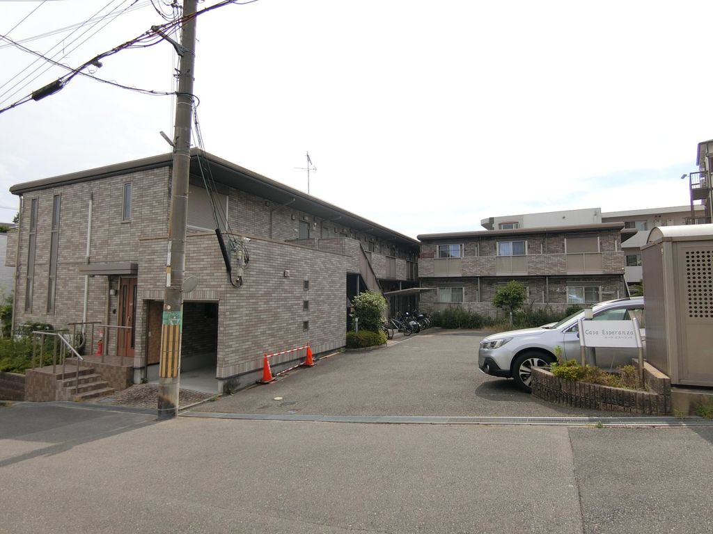 建物外観　駐車場