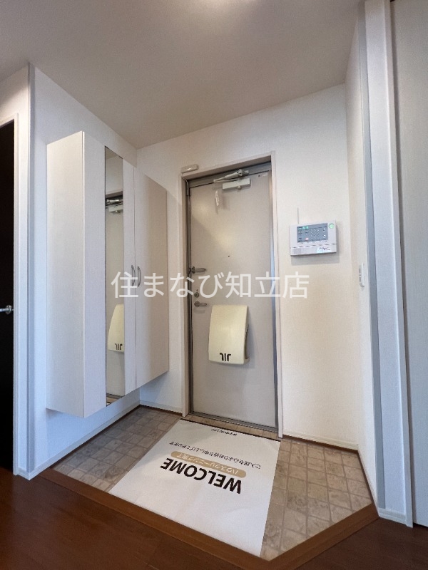 玄関　同型別部屋写真