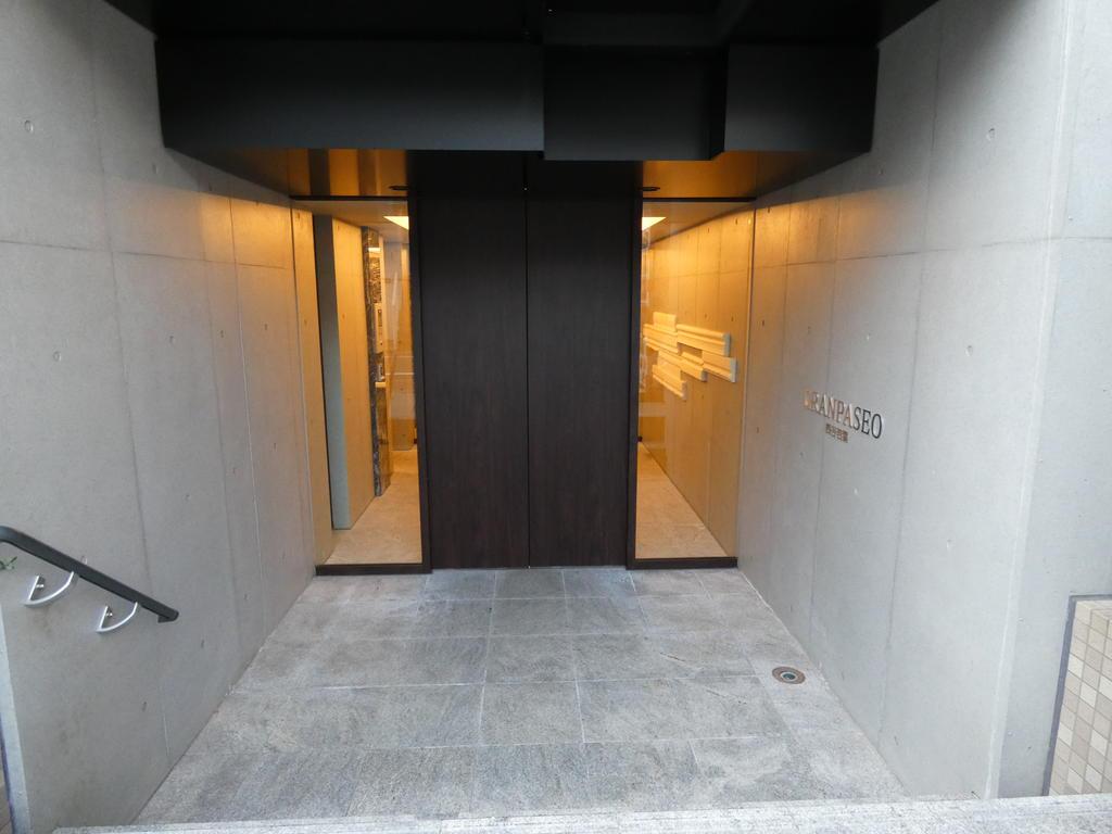 エントランス　エントランス