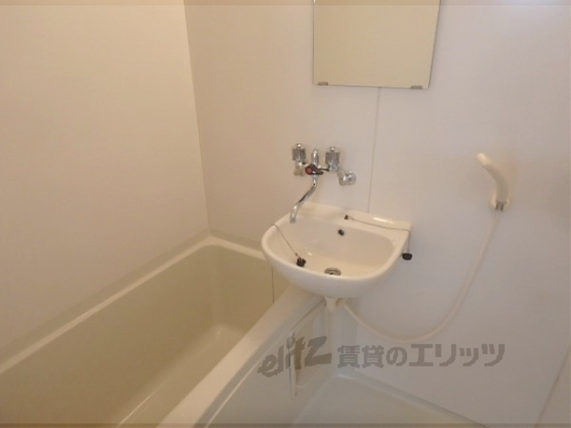 バス・シャワールーム　バス