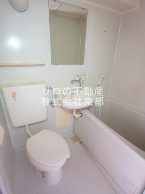 バス・シャワールーム　お掃除がしやすい３点ユニットバスです☆