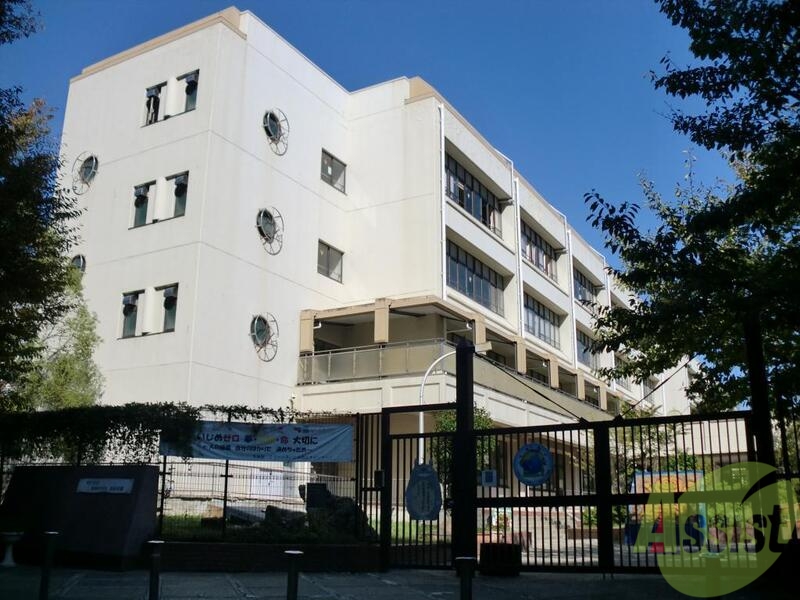 小学校　神戸市立港島学園・前期課程（小学校）まで500m