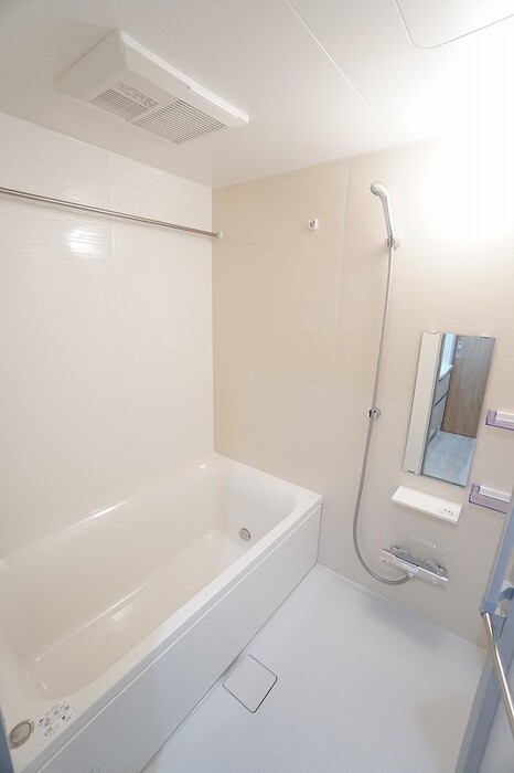 バス・シャワールーム　一坪風呂（浴室乾燥機）