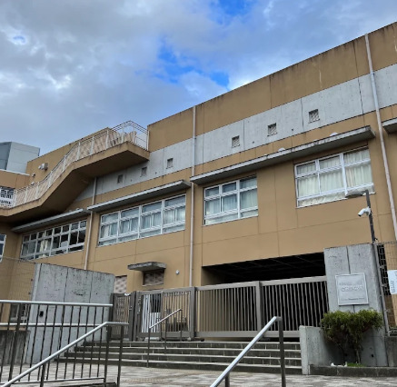 小学校　世田谷区立給田小学校（小学校）まで742m