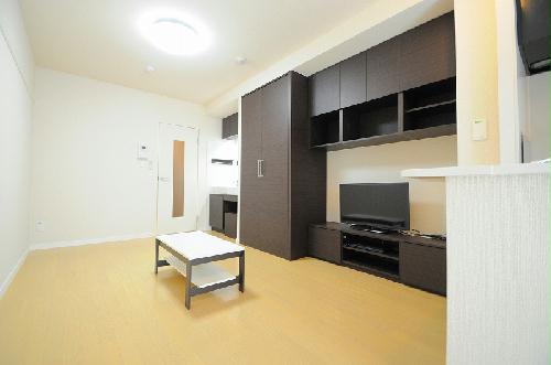 居室・リビング　お部屋によって壁の色が違う場合がございます。