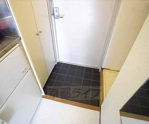 玄関　広々とした玄関です。