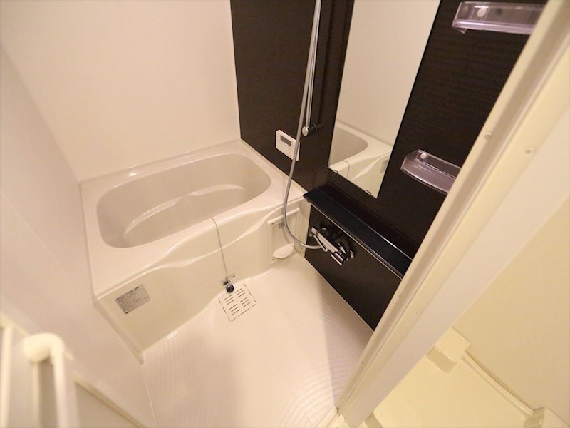 バス・シャワールーム　浴室暖房乾燥機付　追い焚き・オートバス機能付お風呂