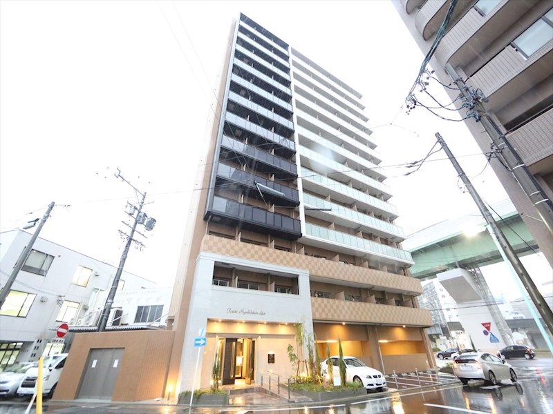 建物外観　外観　オートロック　宅配ＢＯＸ　防犯カメラ　分譲賃貸