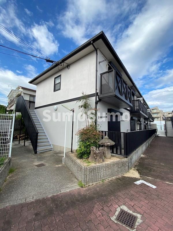 建物外観　落ち着いた雰囲気の外観です