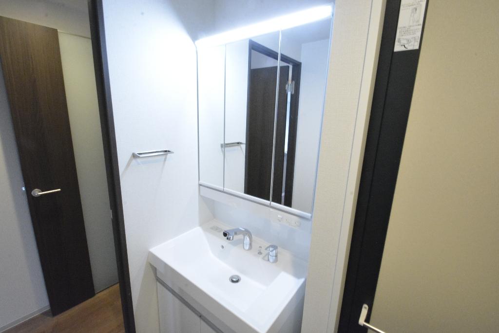 洗面設備　洗髪洗面化粧台