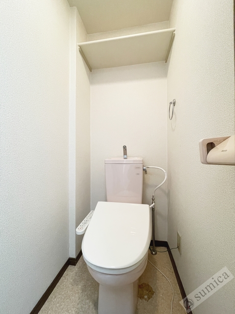 トイレ　温水洗浄便座付き♪♪