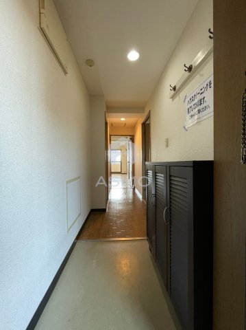 玄関　同マンション参考写真