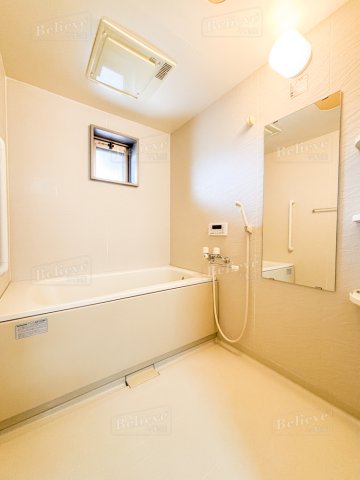 バス・シャワールーム　広くて綺麗なお風呂です♪