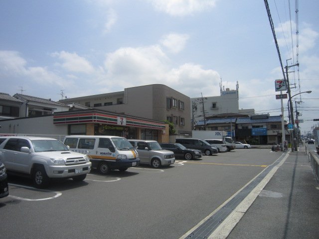 コンビニ　セブンイレブン高槻体育館前店（コンビニ）まで362m