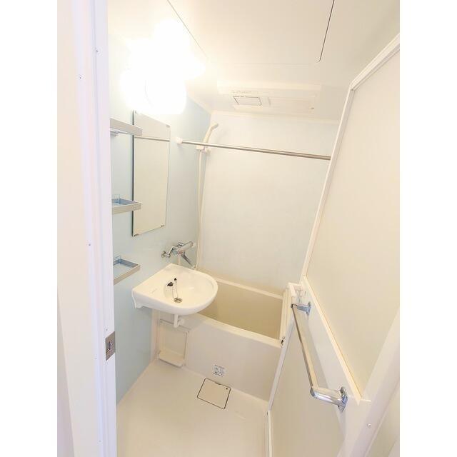 バス・シャワールーム　?