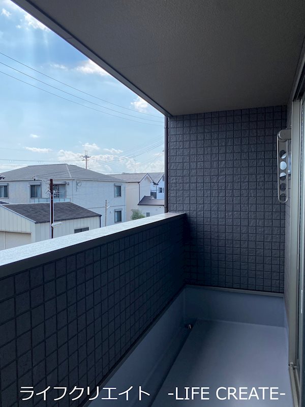 バルコニー　写真は206号室